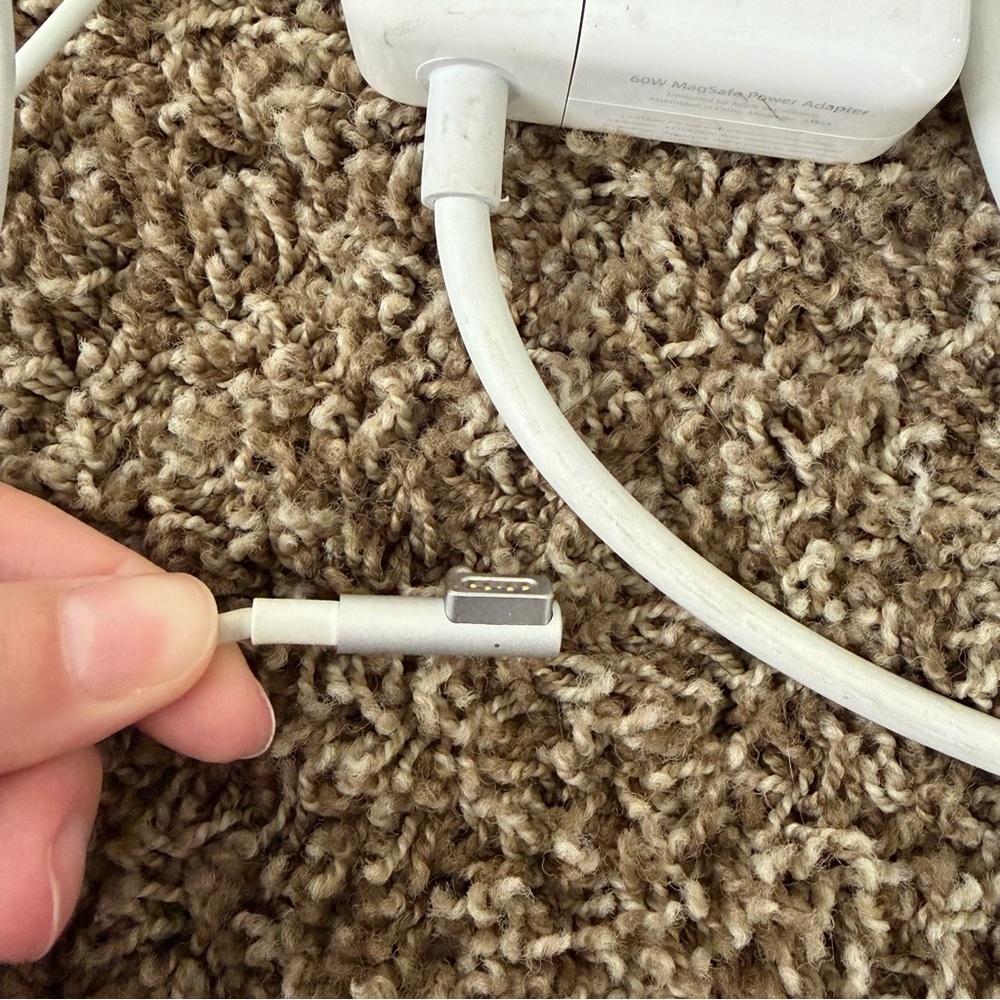 2009 Apple MacBook Charger - Picture 2 of 5
